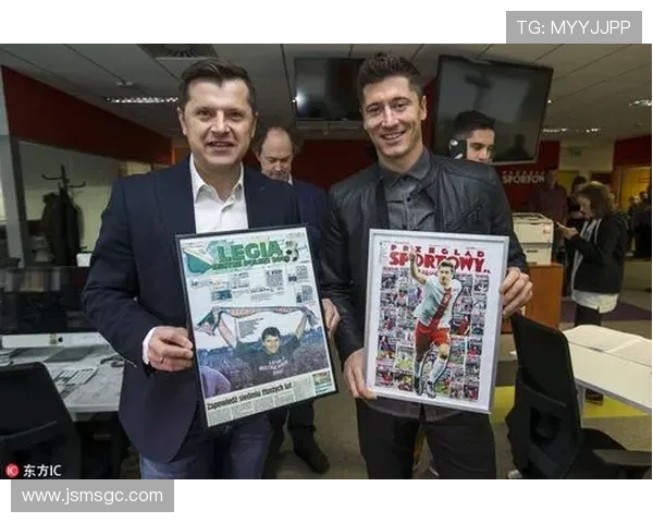 莱万未来未定 经纪人赴意大利洽谈